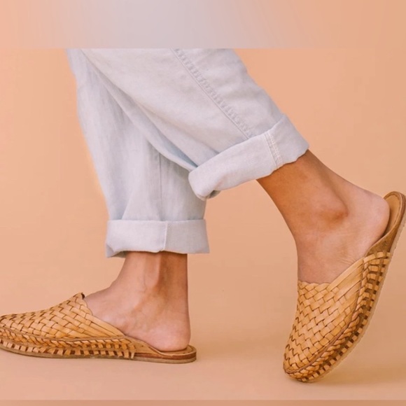 Mohinders Woven Slide in Honey - Picture 1 of 7